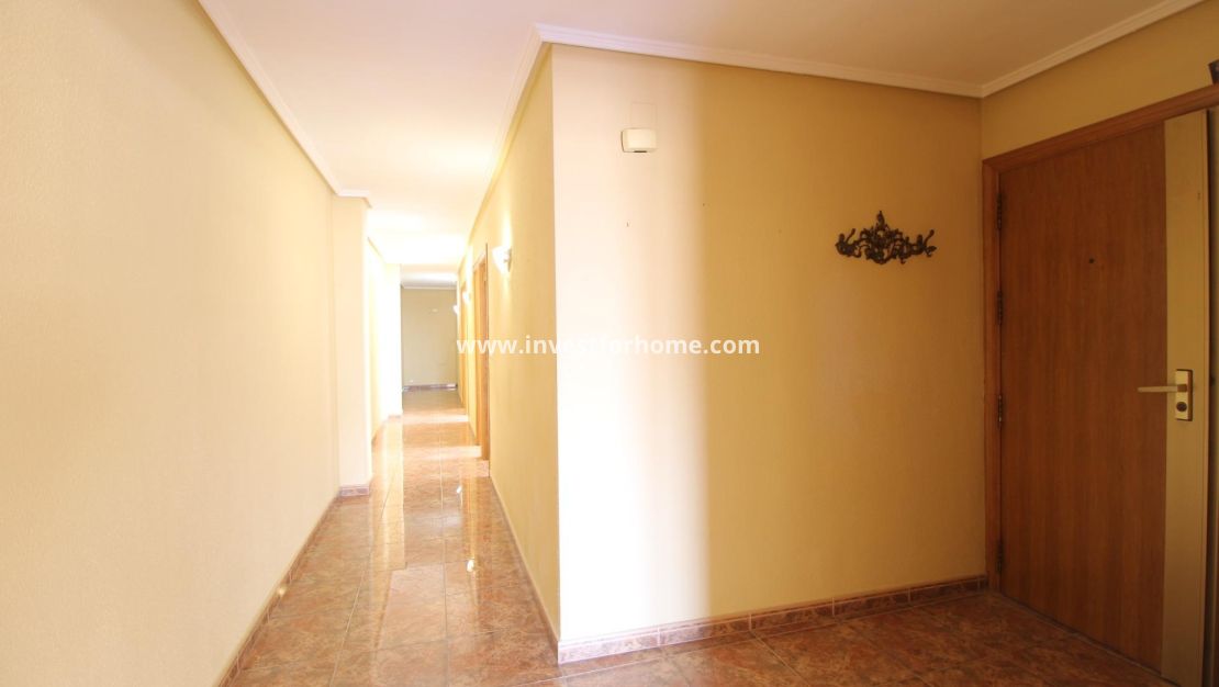 Verkoop - Appartement - Torrevieja - Centro