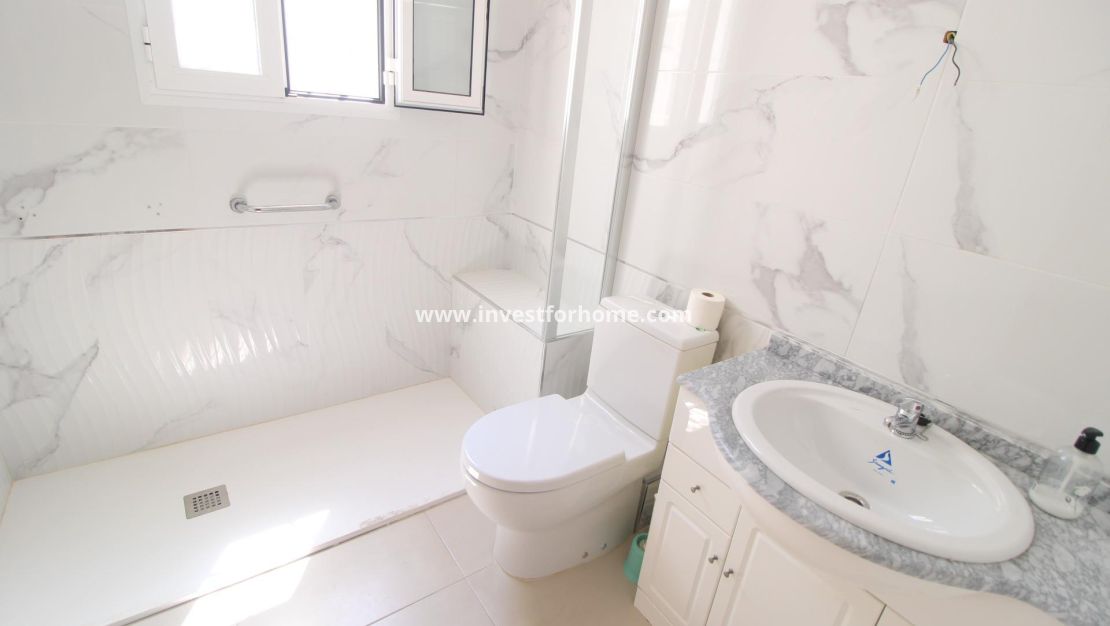 Verkoop - Appartement - Torrevieja - Centro