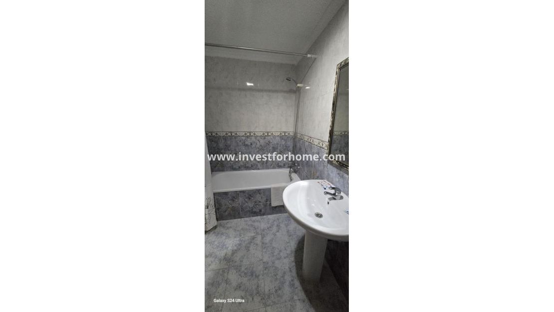 Verkoop - Appartement - Torrevieja - Centro