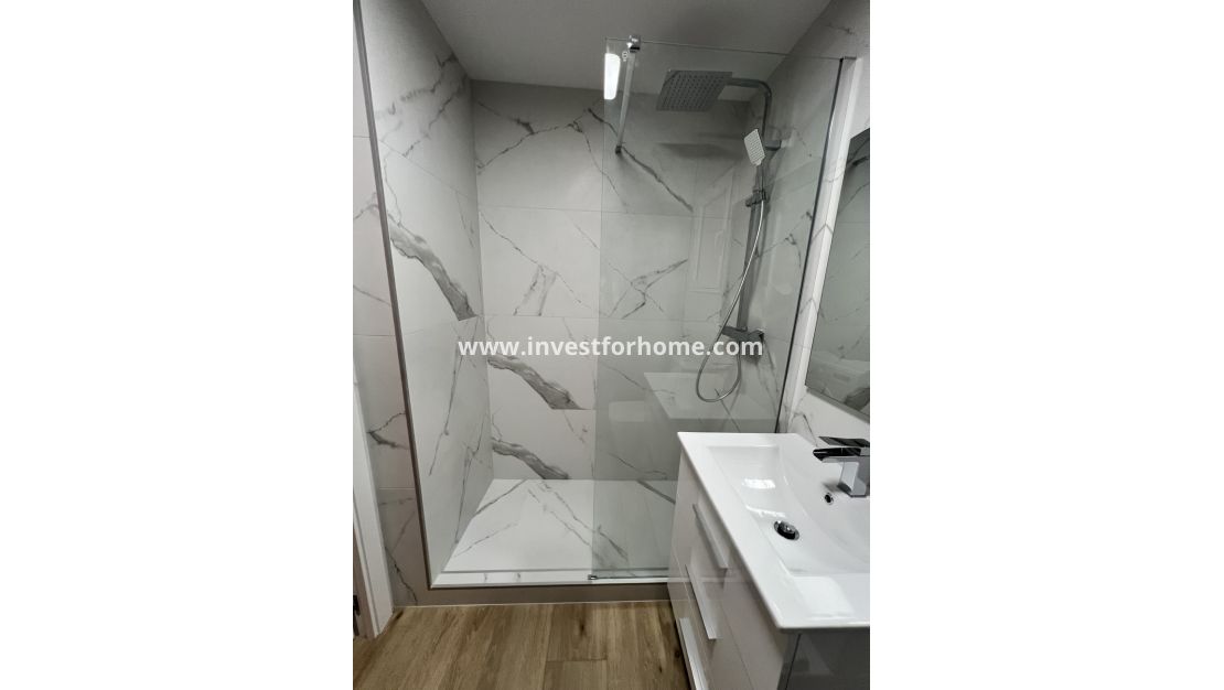 Verkoop - Appartement - Torrevieja - Centro