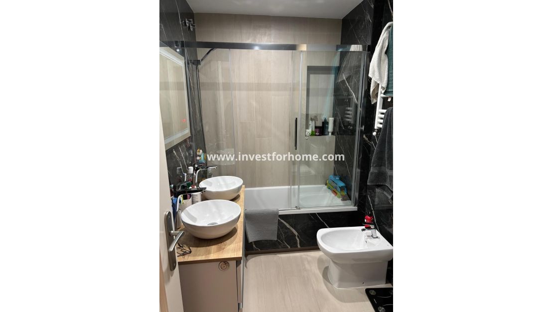 Verkoop - Appartement - Torrevieja - Centro