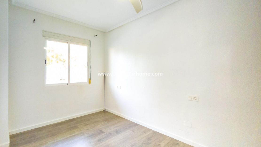 Verkoop - Appartement - Torrevieja - Centro