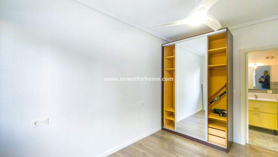 Verkoop - Appartement - Torrevieja - Centro