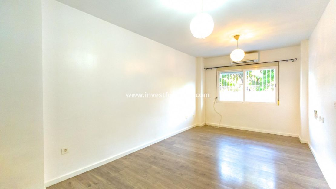 Verkoop - Appartement - Torrevieja - Centro