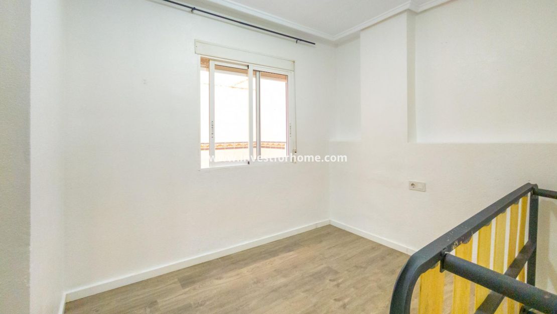 Verkoop - Appartement - Torrevieja - Centro