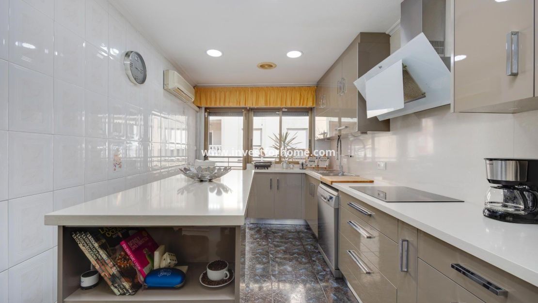 Verkoop - Appartement - Torrevieja - Centro