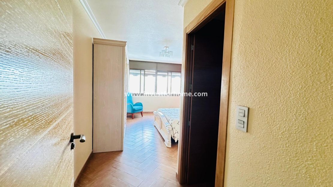 Verkoop - Appartement - Torrevieja - Centro