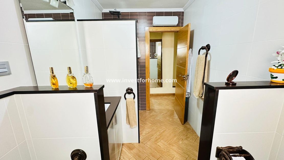 Verkoop - Appartement - Torrevieja - Centro