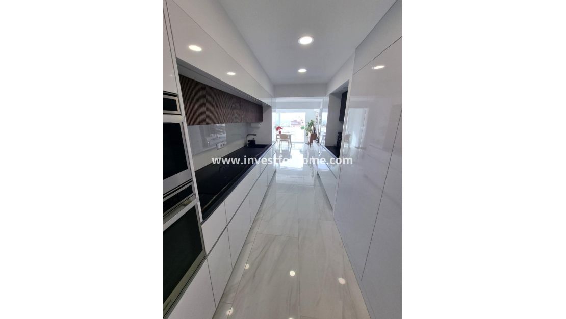 Verkoop - Appartement - Torrevieja - Centro