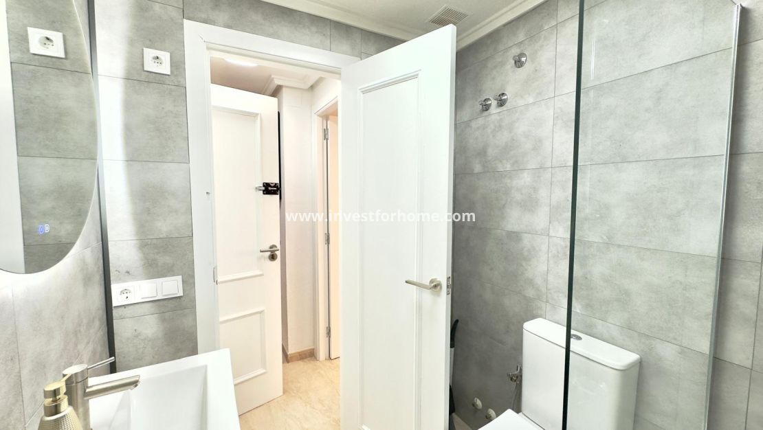 Verkoop - Appartement - Torrevieja - Centro