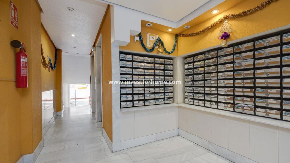 Verkoop - Appartement - Torrevieja - Centro