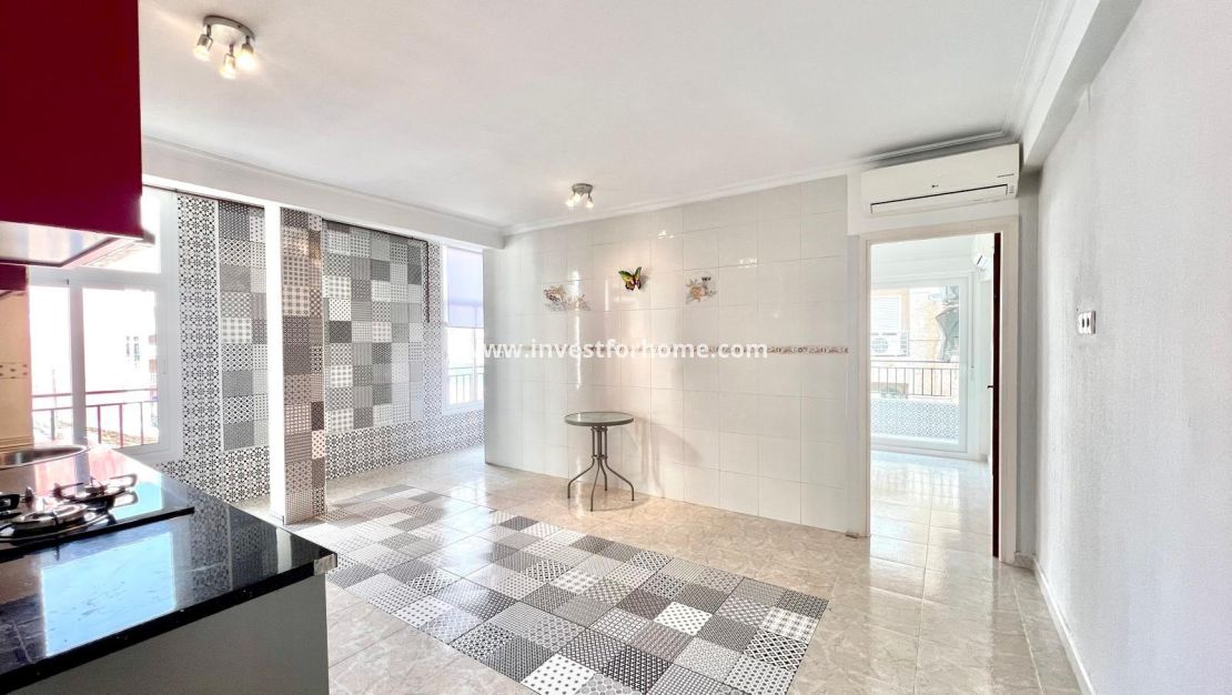 Verkoop - Appartement - Torrevieja - Centro