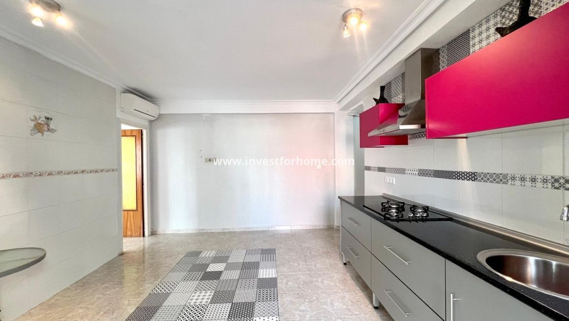 Verkoop - Appartement - Torrevieja - Centro