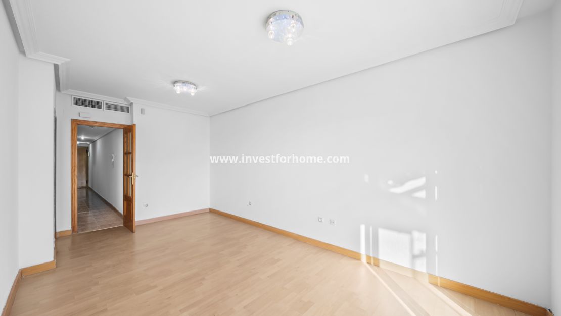 Verkoop - Appartement - Torrevieja - Centro