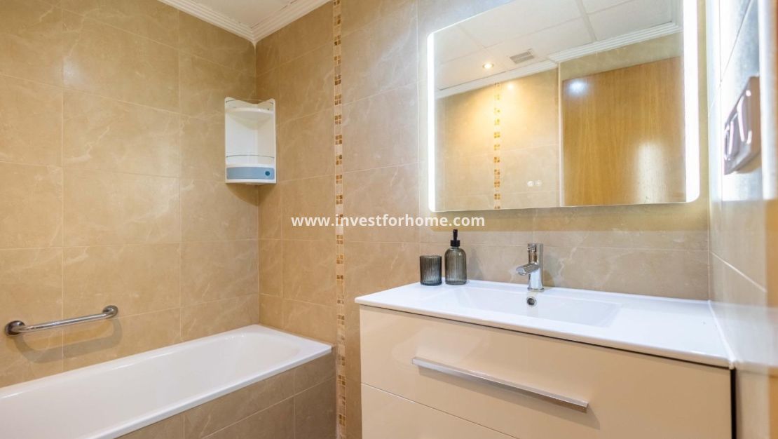 Verkoop - Appartement - Torrevieja - Centro