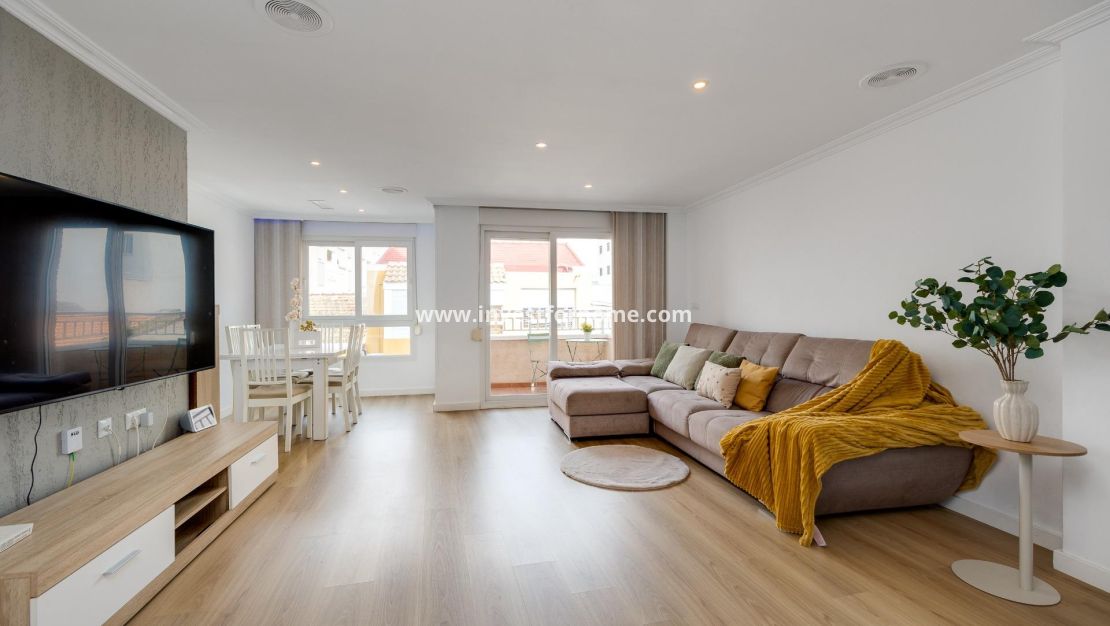 Verkoop - Appartement - Torrevieja - Centro