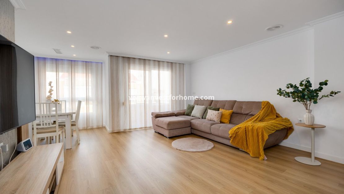 Verkoop - Appartement - Torrevieja - Centro