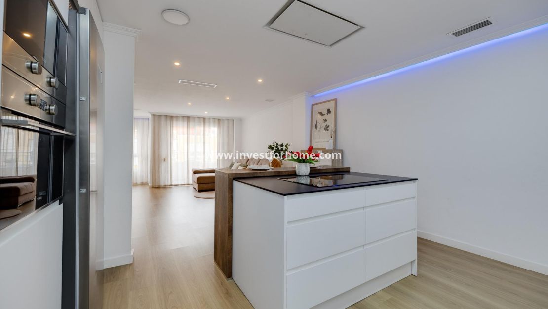 Verkoop - Appartement - Torrevieja - Centro