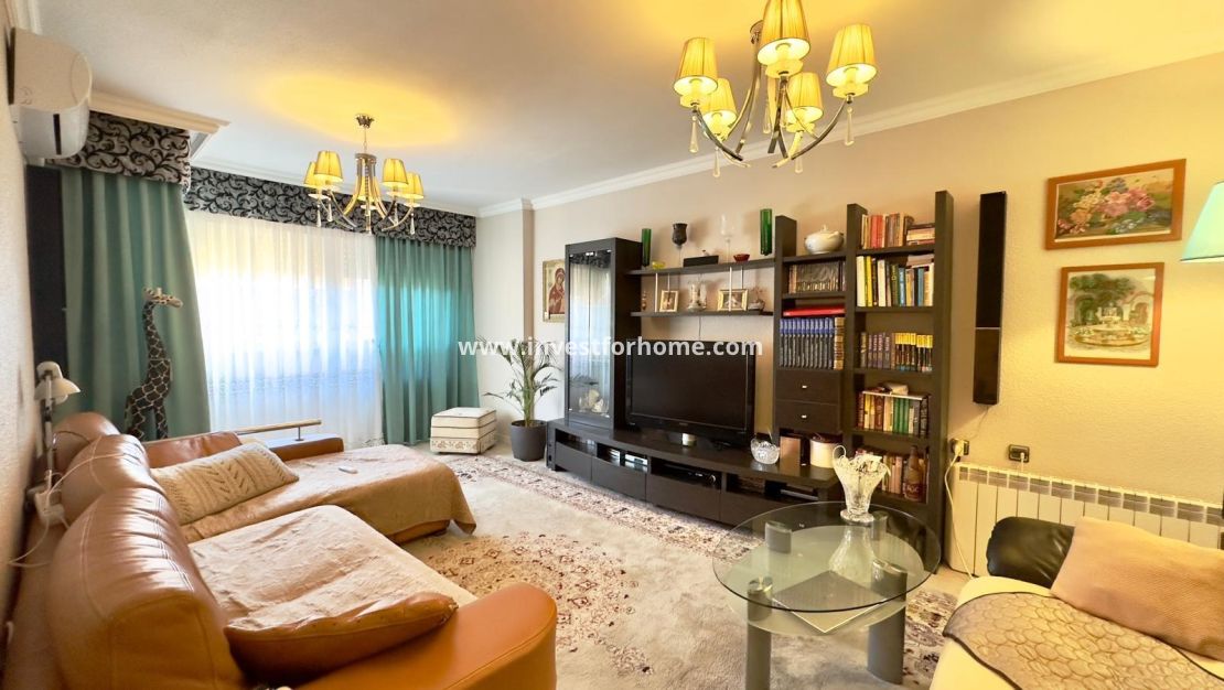 Verkoop - Appartement - Torrevieja - Centro