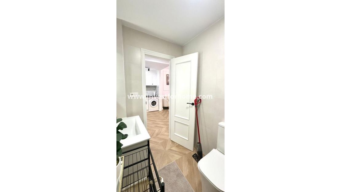 Verkoop - Appartement - Torrevieja - Centro