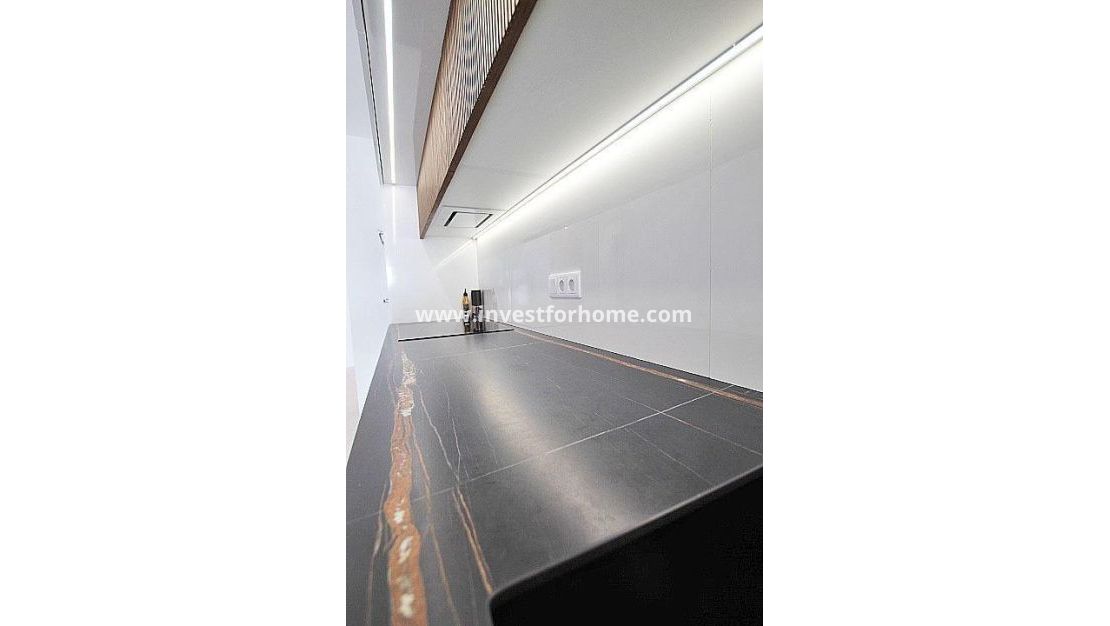 Verkoop - Appartement - Torrevieja - Centro