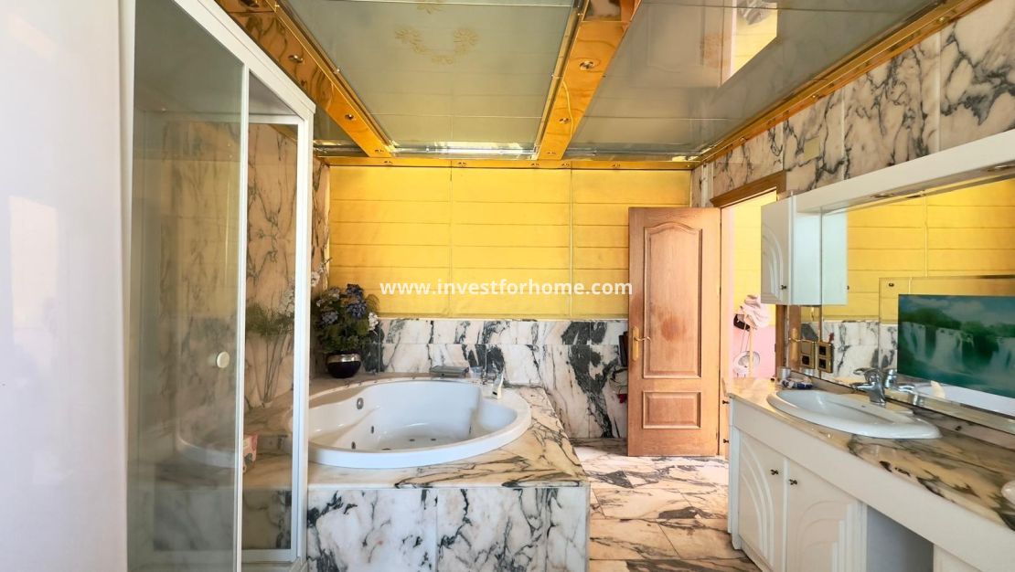 Verkoop - Appartement - Torrevieja - Centro