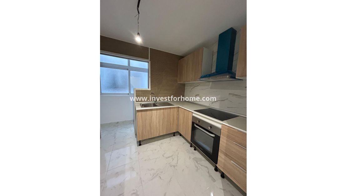 Verkoop - Appartement - Torrevieja - Centro