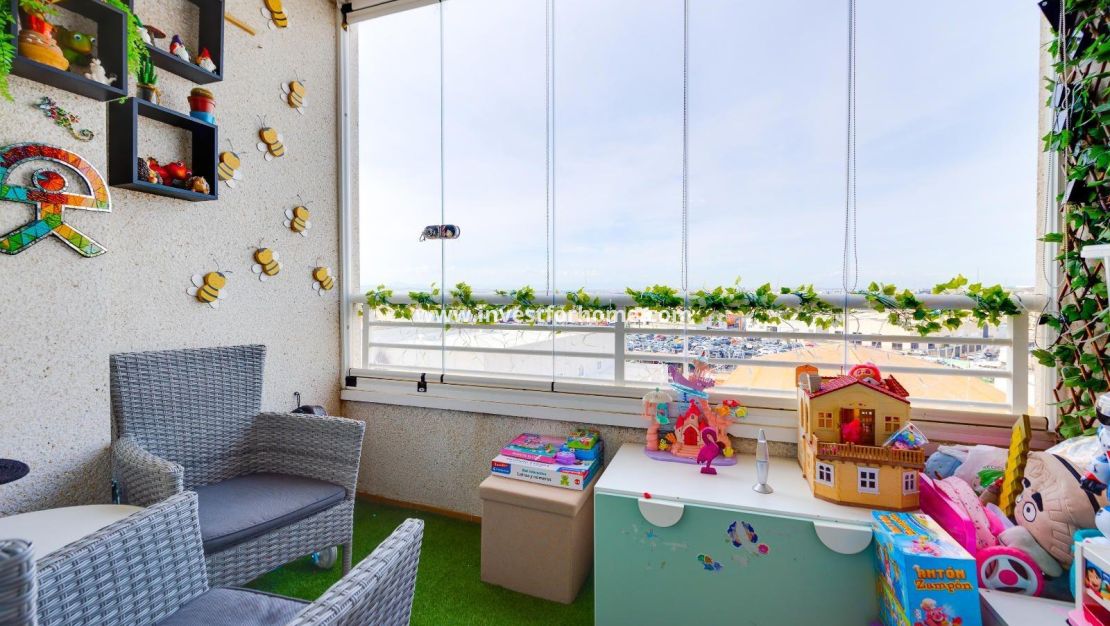 Verkoop - Appartement - Torrevieja - Centro