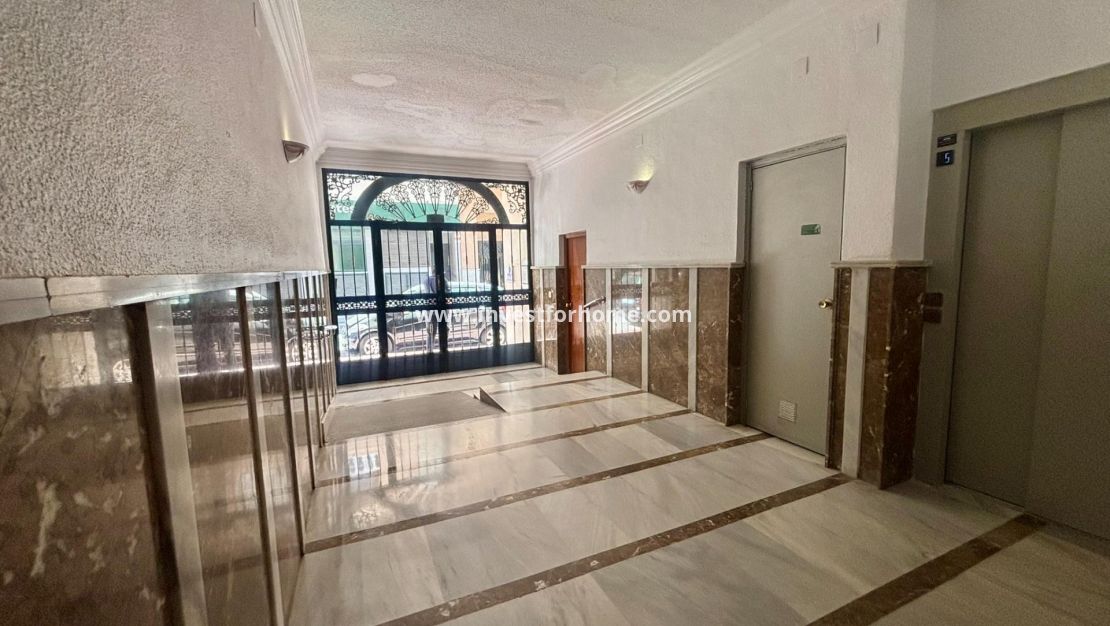 Verkoop - Appartement - Torrevieja - Centro