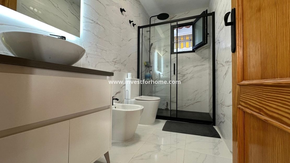 Verkoop - Appartement - Torrevieja - Centro