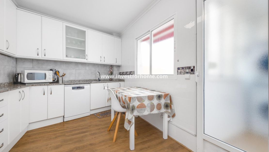 Verkoop - Appartement - Torrevieja - Centro