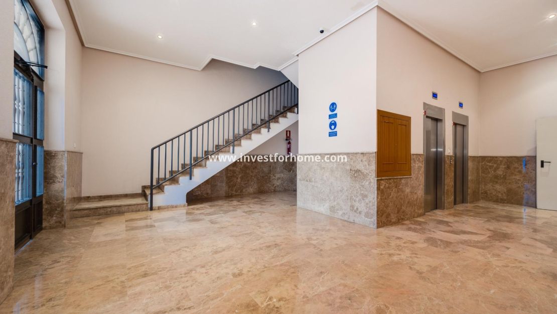 Verkoop - Appartement - Torrevieja - Centro