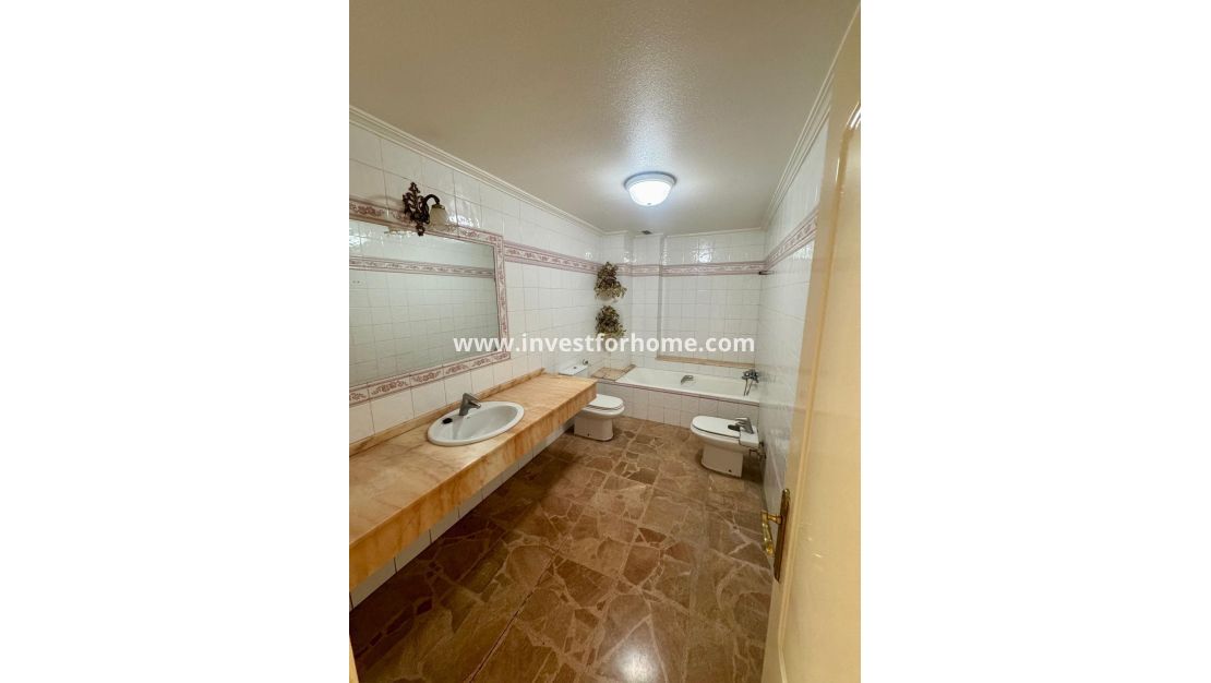 Verkoop - Appartement - Torrevieja - Centro