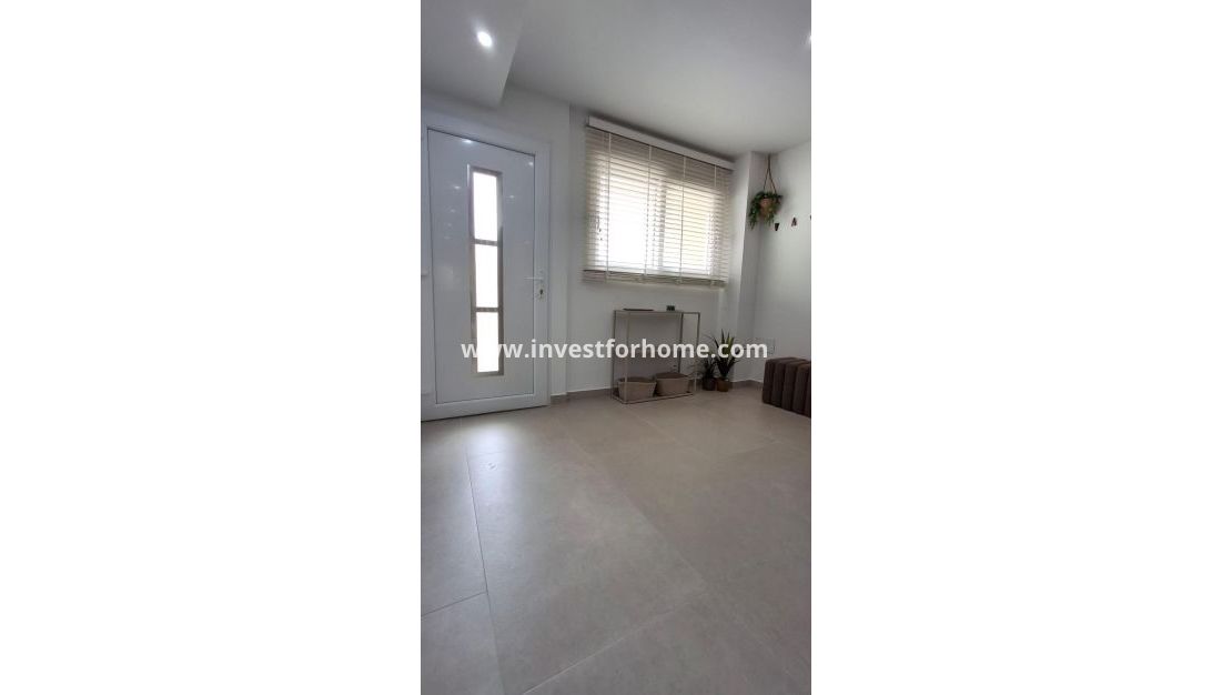 Verkoop - Appartement - Torrevieja - Centro