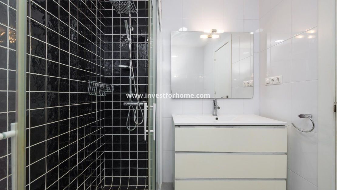 Verkoop - Appartement - Torrevieja - Centro