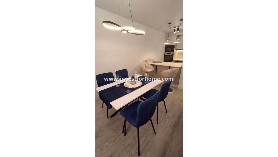 Verkoop - Appartement - Torrevieja - Centro