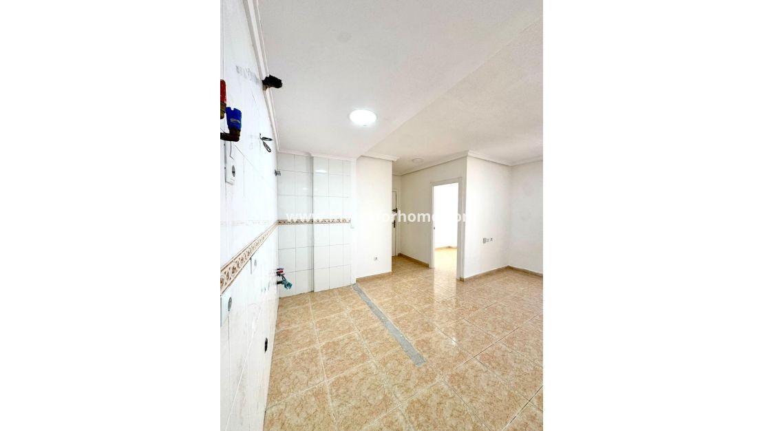 Verkoop - Appartement - Torrevieja - Centro