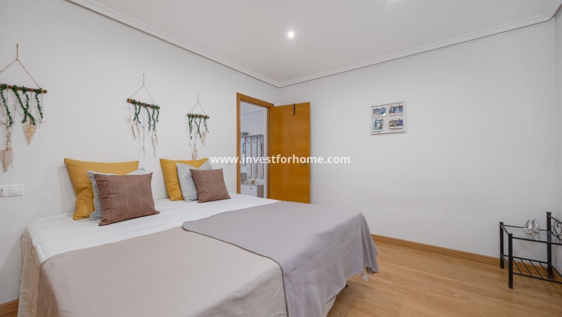 Verkoop - Appartement - Torrevieja - Centro