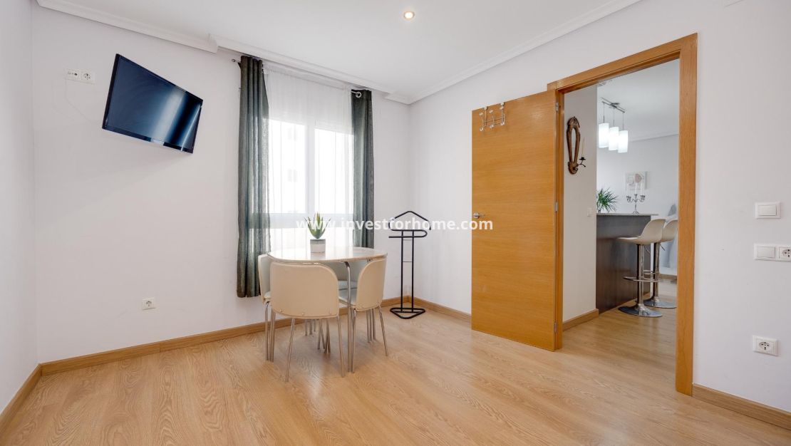 Verkoop - Appartement - Torrevieja - Centro