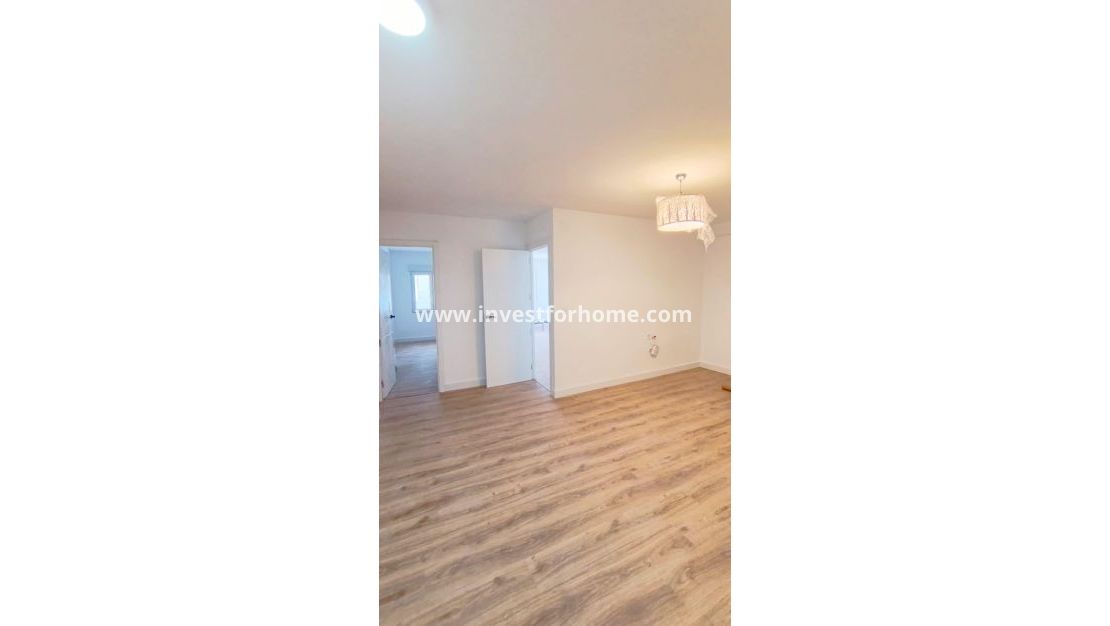 Verkoop - Appartement - Torrevieja - Centro