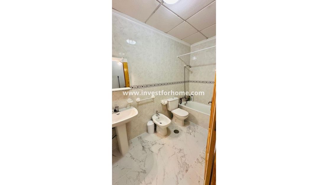 Verkoop - Appartement - Torrevieja - Centro