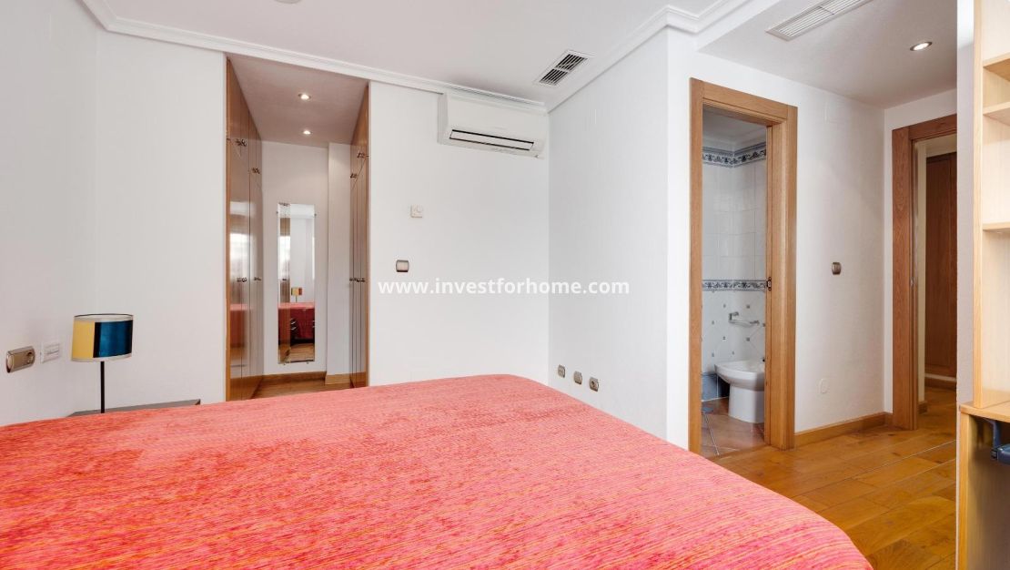 Verkoop - Appartement - Torrevieja - Centro