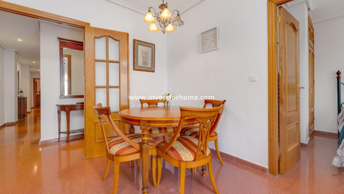 Verkoop - Appartement - Torrevieja - Centro
