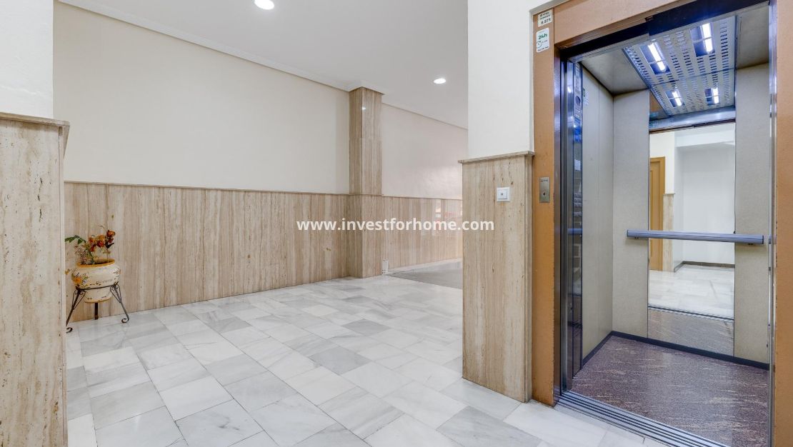 Verkoop - Appartement - Torrevieja - Centro