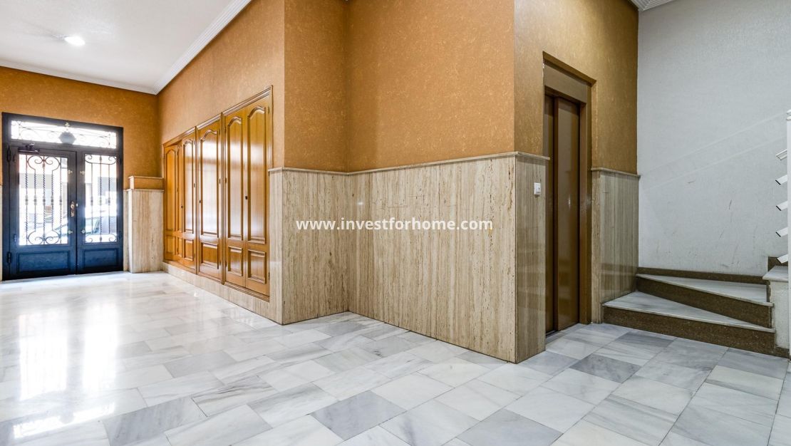 Verkoop - Appartement - Torrevieja - Centro