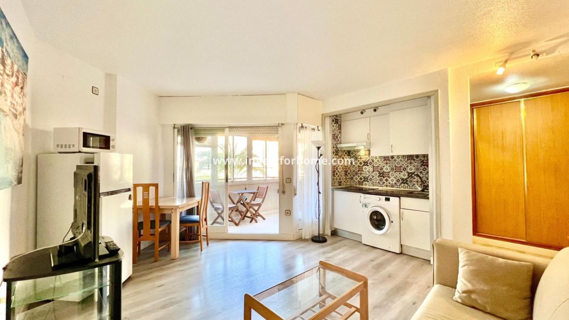 Verkoop - Appartement - Torrevieja - Centro