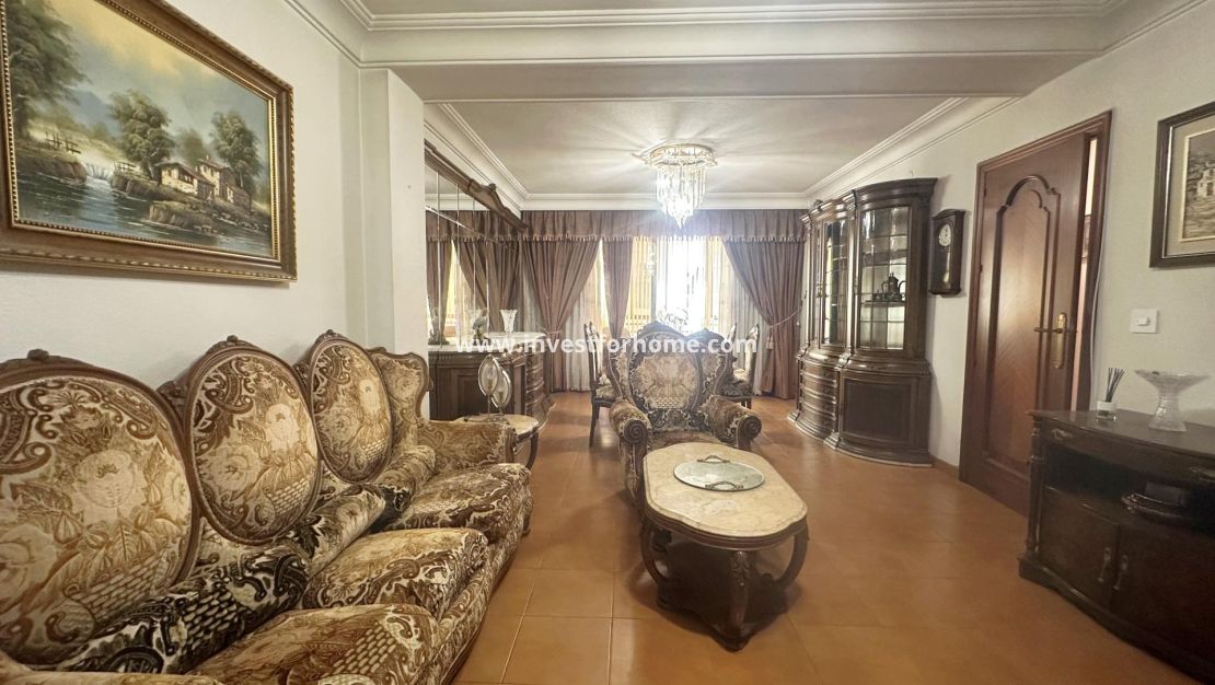 Verkoop - Appartement - Torrevieja - Centro