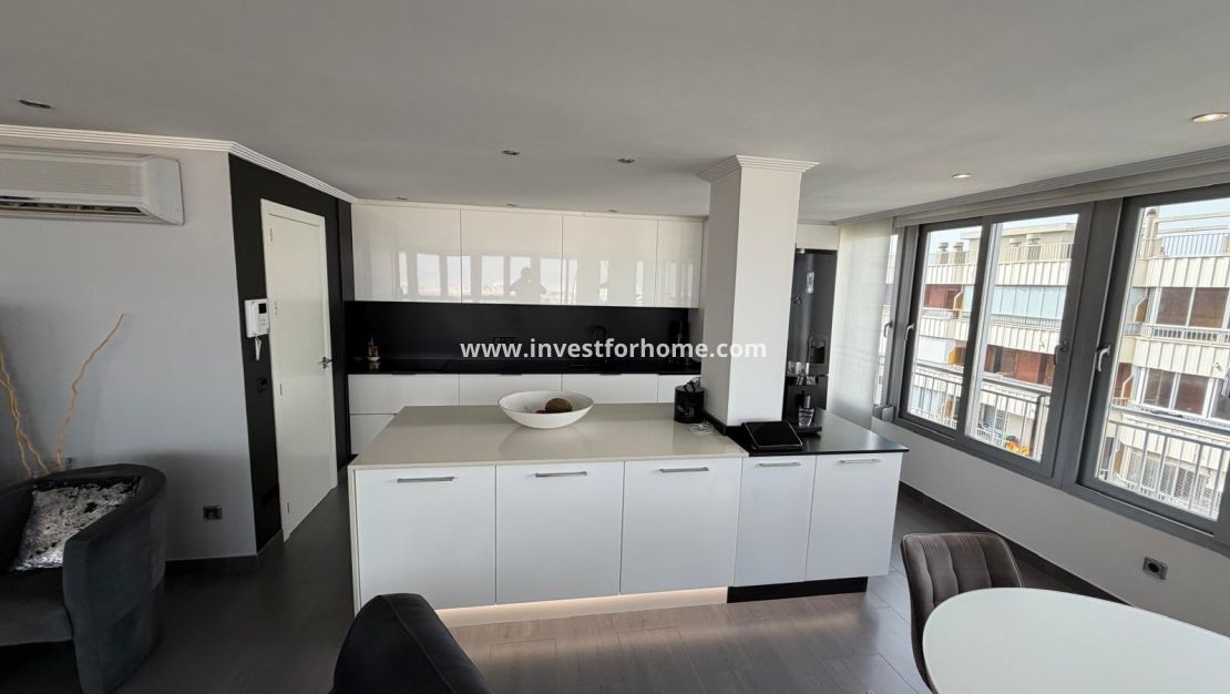 Verkoop - Appartement - Torrevieja - Centro