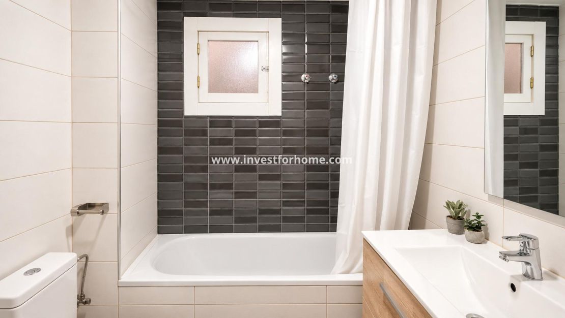 Verkoop - Appartement - Torrevieja - Centro