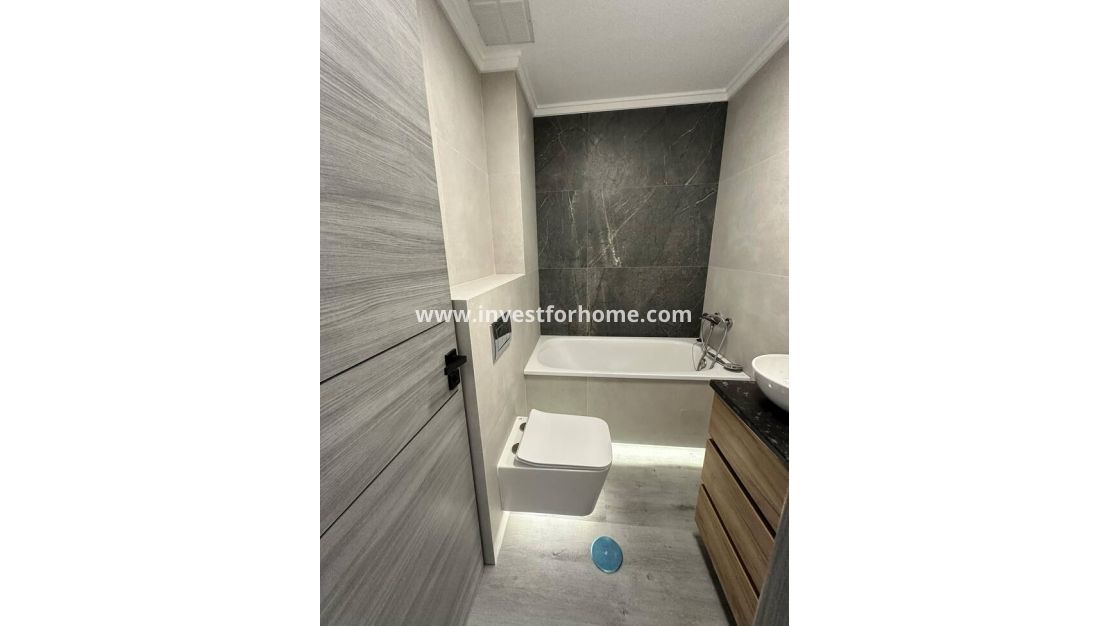 Verkoop - Appartement - Torrevieja - Centro